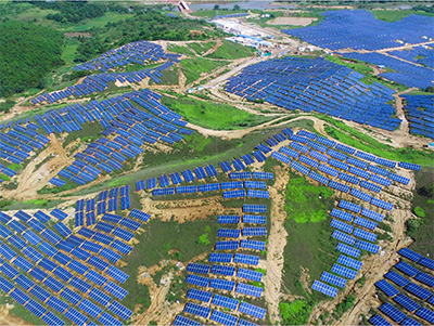 安?？h甘洛鎮(zhèn)大型地面光伏電站